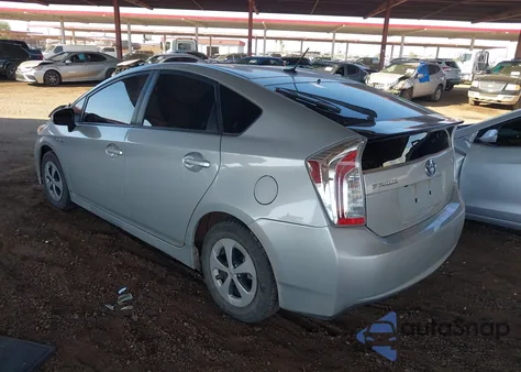 2013 Toyota Prius Three из США, поврежденный, VIN JTDKN3DU2D5585116